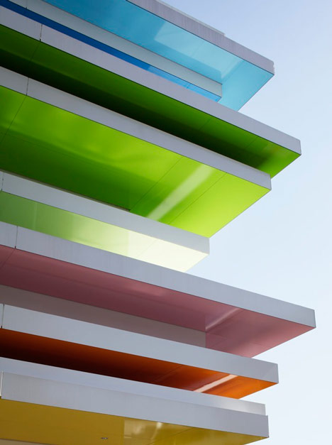Sugamo Shinkin Bank by Emmanuelle Moureaux Sugamo Shinkin Bank by Emmanuelle Moureaux