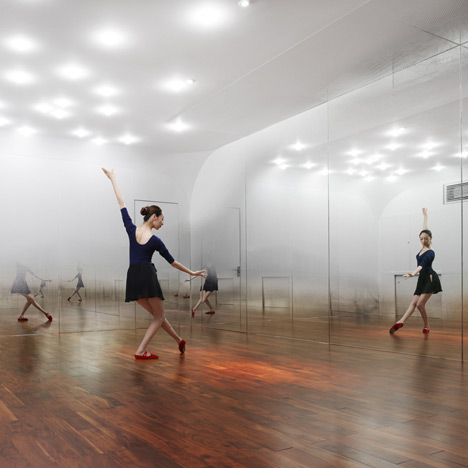 Anzas dance studio by yoshimasa tsutsumi
