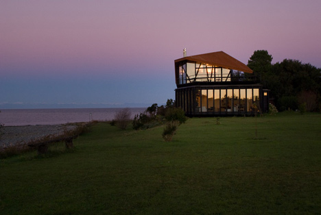 House At Punta Chilen by dRN Architects