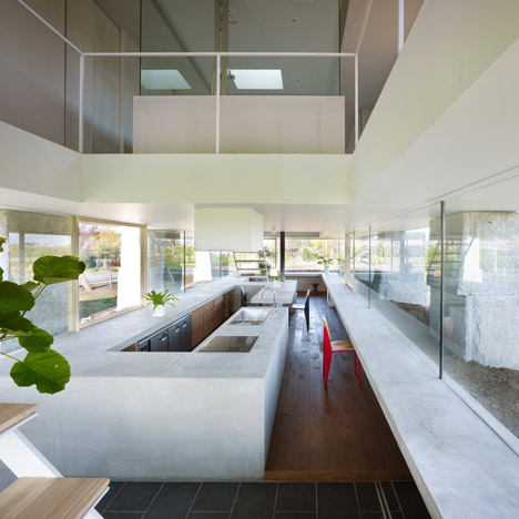 House in Hidaka by Suppose Design Office