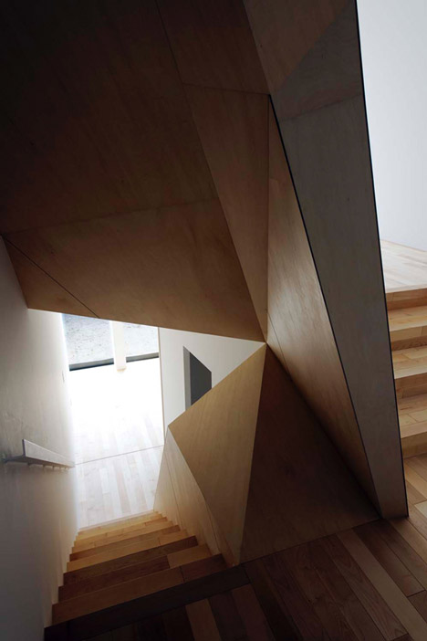 New Kyoto Town House by ALPHAville