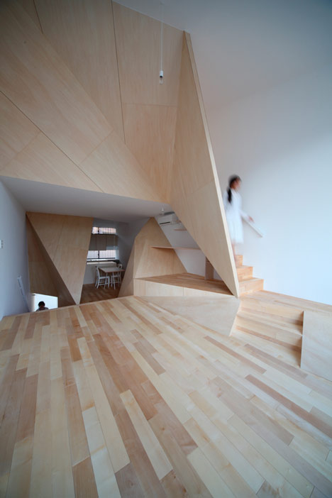 New Kyoto Town House by ALPHAville
