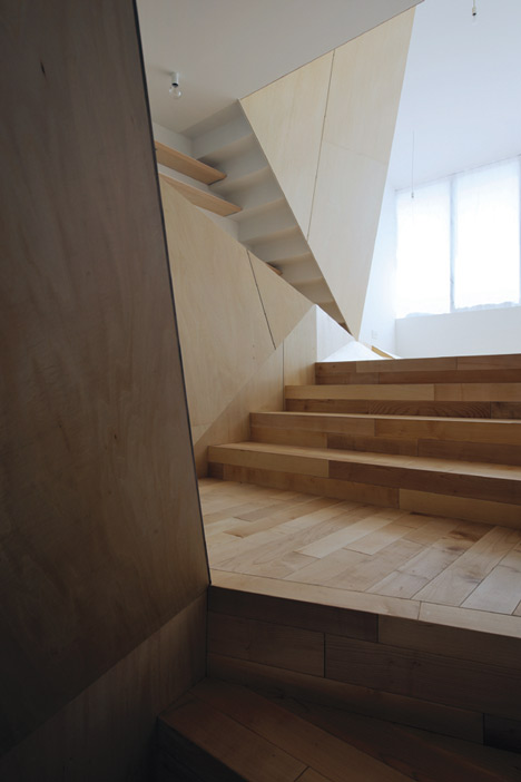 New Kyoto Town House by ALPHAville