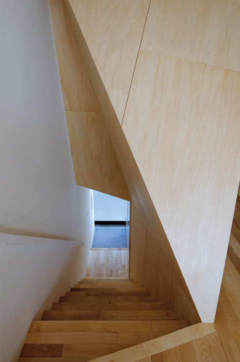 New Kyoto Town House by ALPHAville