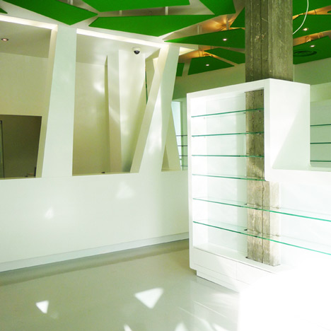 Pharmacy in Koukaki by KLab Architecture Pharmacy in Koukaki by KLab Architecture