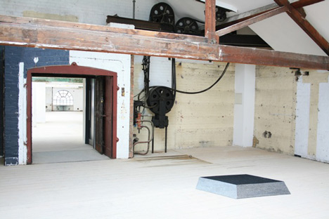 The Yachiyo metal rug by Philippe Malouin The Yachiyo metal rug by Philippe Malouin
