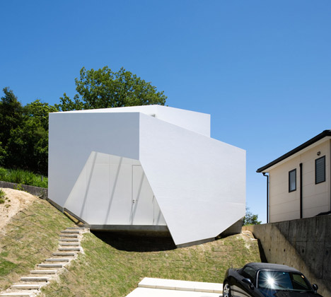 Wear House by AUAU