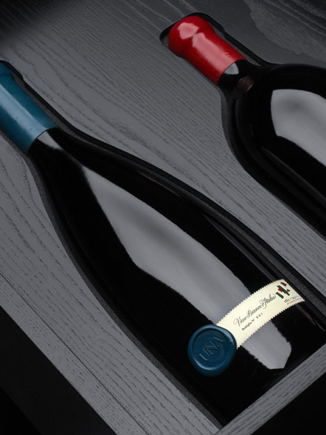 UNA wine bottles by Cibicworkshop