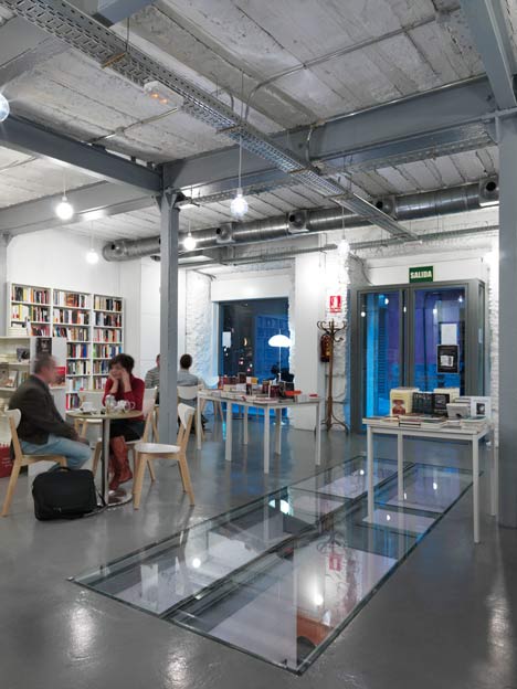 Book-and-Coffeshop-in-Madrid-bu-MYCC Book-and-Coffeshop-in-Madrid-bu-MYCC