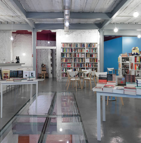 Book-and-Coffeshop-in-Madrid-by-MYCC