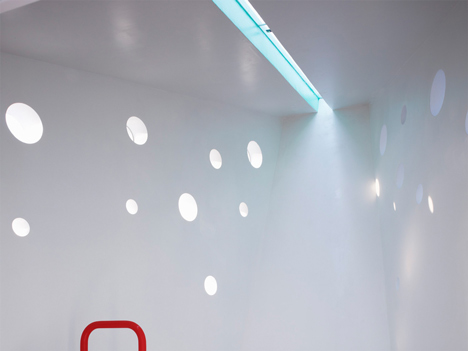 Hiroshima Park Restrooms by Future Studios Hiroshima Park Restrooms by Future Studios