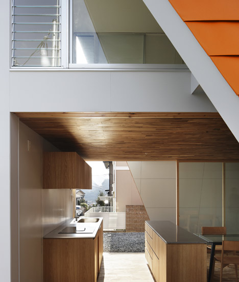 House of Wakayama by Yoshio Oono Architect & Associates House of Wakayama by Yoshio Oono Architect & Associates