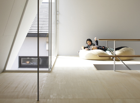 House of Wakayama by Yoshio Oono Architect & Associates House of Wakayama by Yoshio Oono Architect & Associates