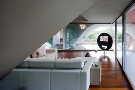 House on the Flight of Birds by Bernardo Rodrigues House on the Flight of Birds by Bernardo Rodrigues
