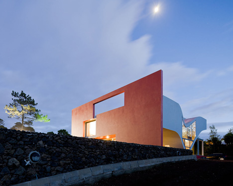House on the Flight of Birds by Bernardo Rodrigues House on the Flight of Birds by Bernardo Rodrigues