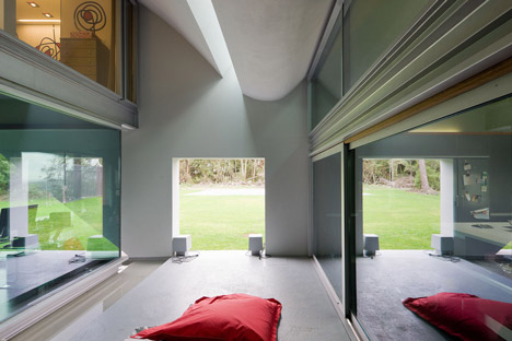 House on the Flight of Birds by Bernardo Rodrigues House on the Flight of Birds by Bernardo Rodrigues