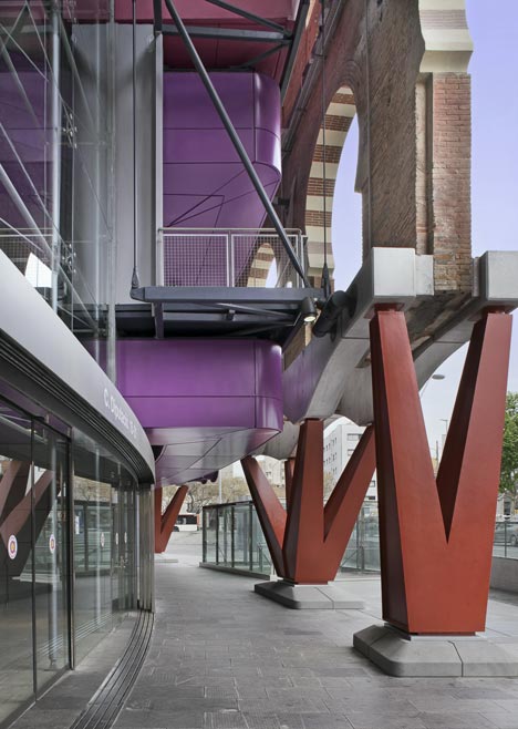 Las Arenas by Rogers Stirk Harbour + Partners