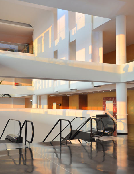 Sheraton Milan Malpensa Hotel by King Roselli Architetti Sheraton Milan Malpensa Hotel by King Roselli Architetti