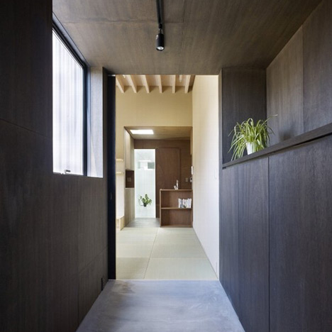 Small House by Katsutoshi Sasaki + Associates