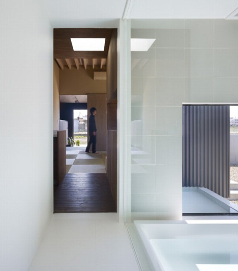 Small House by Katsutoshi Sasaki + Associates
