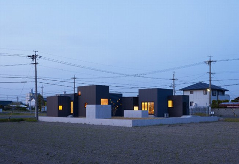 Small House by Katsutoshi Sasaki + Associates