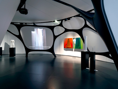 Une Architecture at the Mobile Art Pavilion by Zaha Hadid