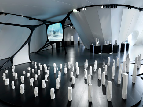 Une Architecture at the Mobile Art Pavilion by Zaha Hadid