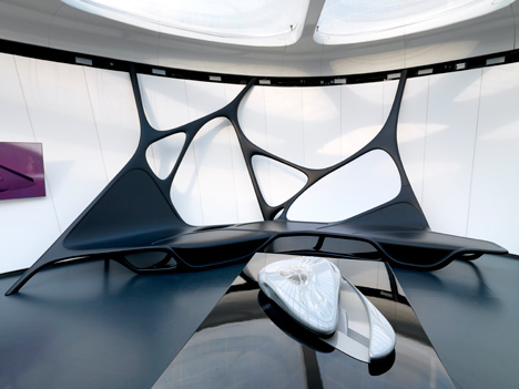 Une Architecture at the Mobile Art Pavilion by Zaha Hadid
