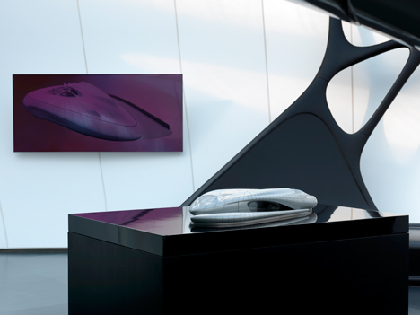 Une Architecture at the Mobile Art Pavilion by Zaha Hadid