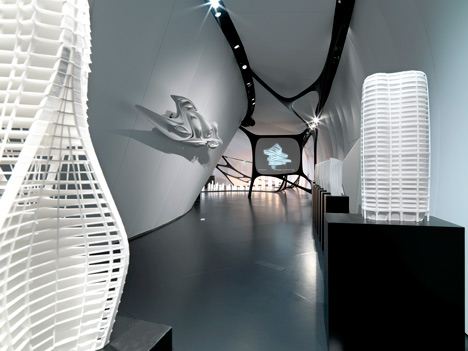 Une Architecture at the Mobile Art Pavilion by Zaha Hadid