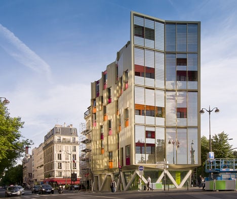 Housing and gallery on Bastille Place by Plan01