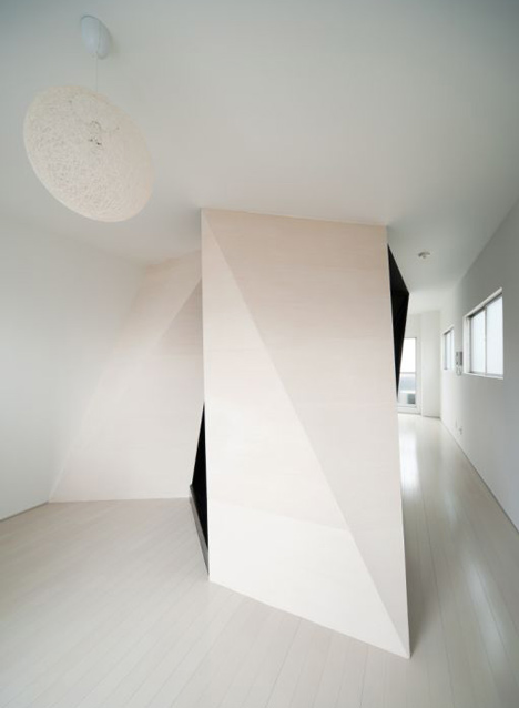 Cell + wood/fabric by Sugawaradaisuke Cell + wood/fabric by Sugawaradaisuke