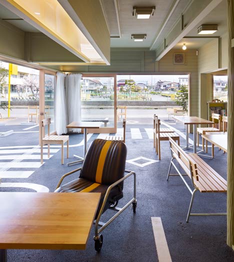 Cafe/day by Suppose Design Office Cafe/day by Suppose Design Office