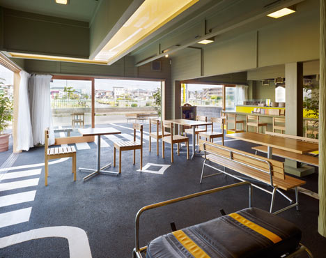 Cafe/day by Suppose Design Office Cafe/day by Suppose Design Office