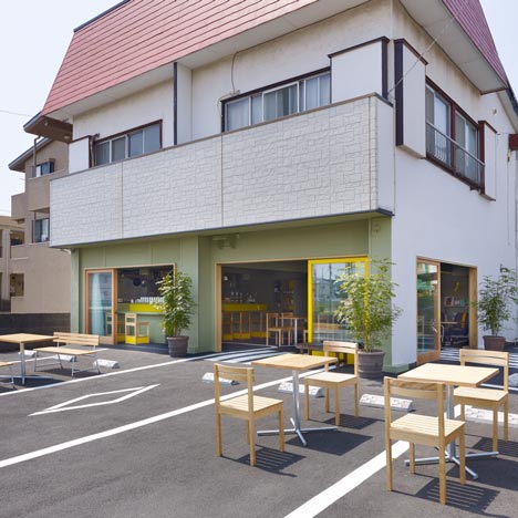 Cafe/day by Suppose Design Office Cafe/day by Suppose Design Office