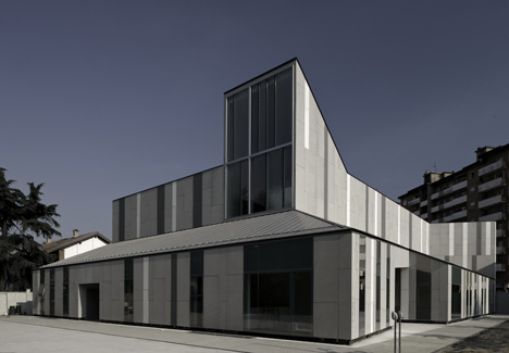 Christ’s Resurrection Church by Cino Zucchi Architetti Christ’s Resurrection Church by Cino Zucchi Architetti