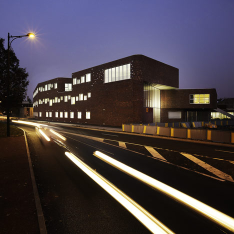 College Levi-Strauss by Tank Architectes