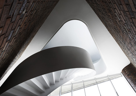 College Levi-Strauss by Tank Architectes