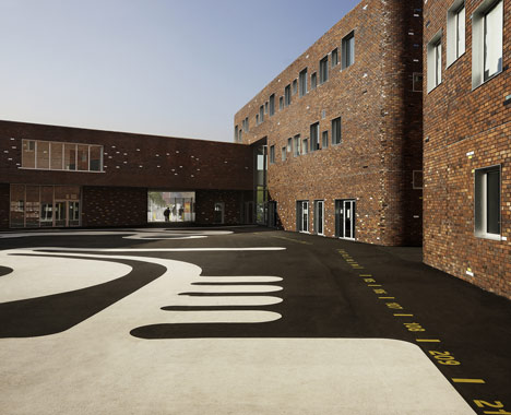 College Levi-Strauss by Tank Architectes