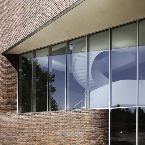 College Levi-Strauss by Tank Architectes