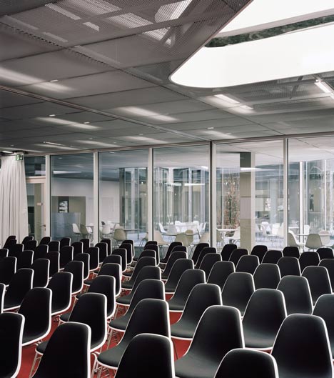 ECA-OAI Office Building by Personeni Raffaele Scharer Architects ECA-OAI Office Building by Personeni Raffaele Scharer Architects