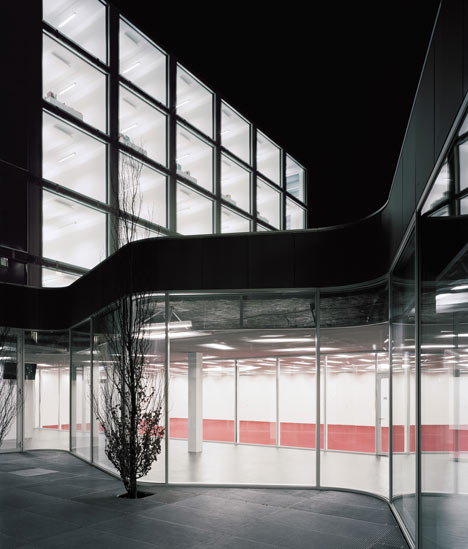 ECA-OAI Office Building by Personeni Raffaele Scharer Architects ECA-OAI Office Building by Personeni Raffaele Scharer Architects