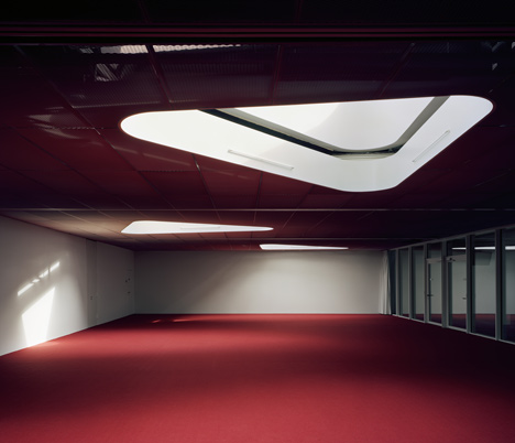ECA-OAI Office Building by Personeni Raffaele Scharer Architects ECA-OAI Office Building by Personeni Raffaele Scharer Architects