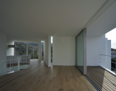 Minami-Hayama duo by Nakae Architects Minami-Hayama duo by Nakae Architects
