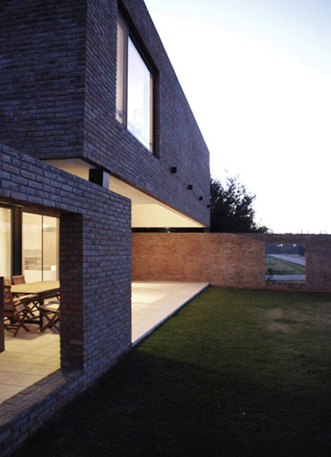 MYP House by Estudio BaBO MYP House by Estudio BaBO