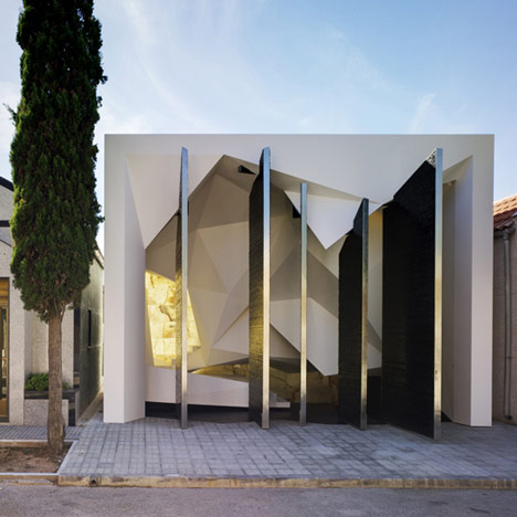 Panteon Nube by Clavel Arquitectos Panteon Nube by Clavel Arquitectos