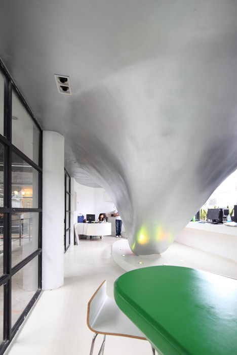 Red Town Office by Taranta Creations Red Town Office by Taranta Creations