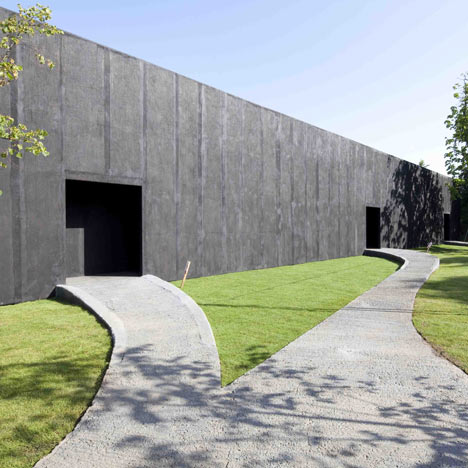 Serpentine Gallery Pavilion 2011 by Peter Zumthor