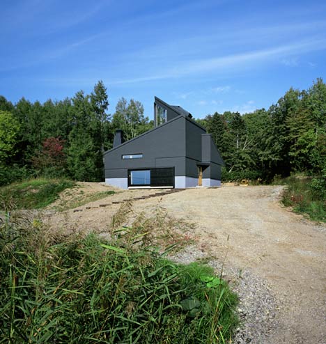 Tohma-House-by-Hiroshi-Horio-Architects