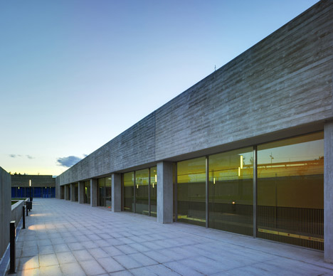 Alboraya-Palmaret metro station by Rstudio